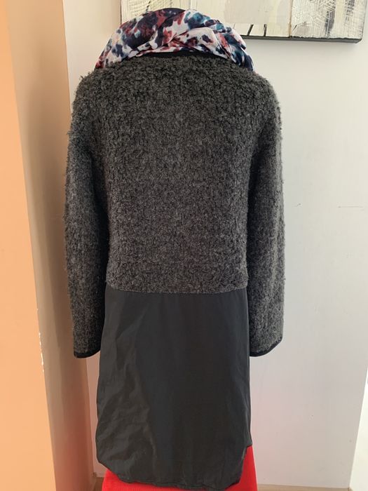 Vand geaca lunga(M) calduroasa.