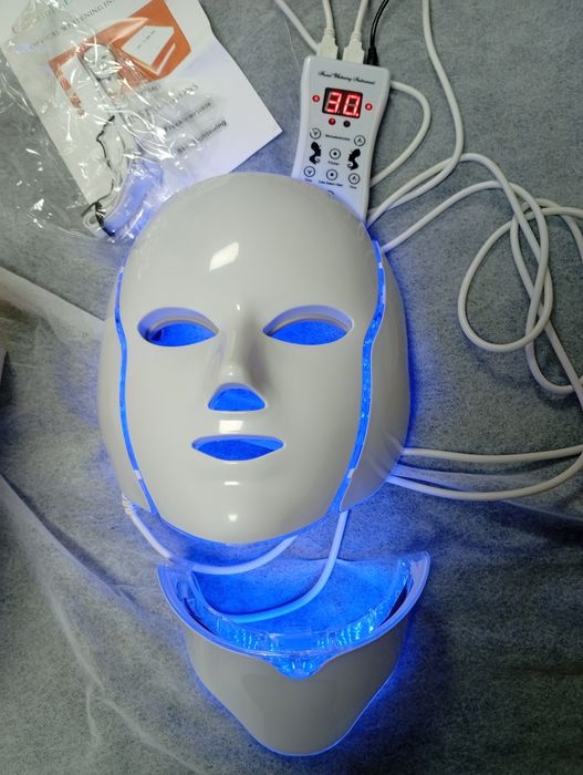 LED маска за лице и шия фотон терапия