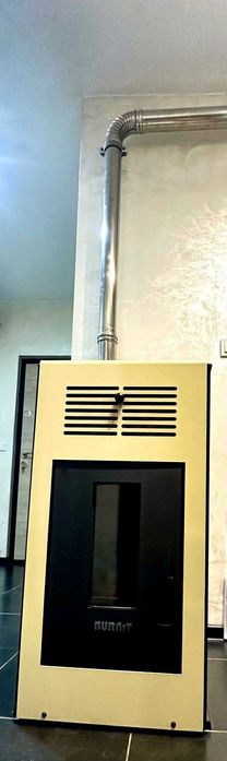 Пелетна камина Burnit 10 kW – много запазена, готова за отоплителния сезон