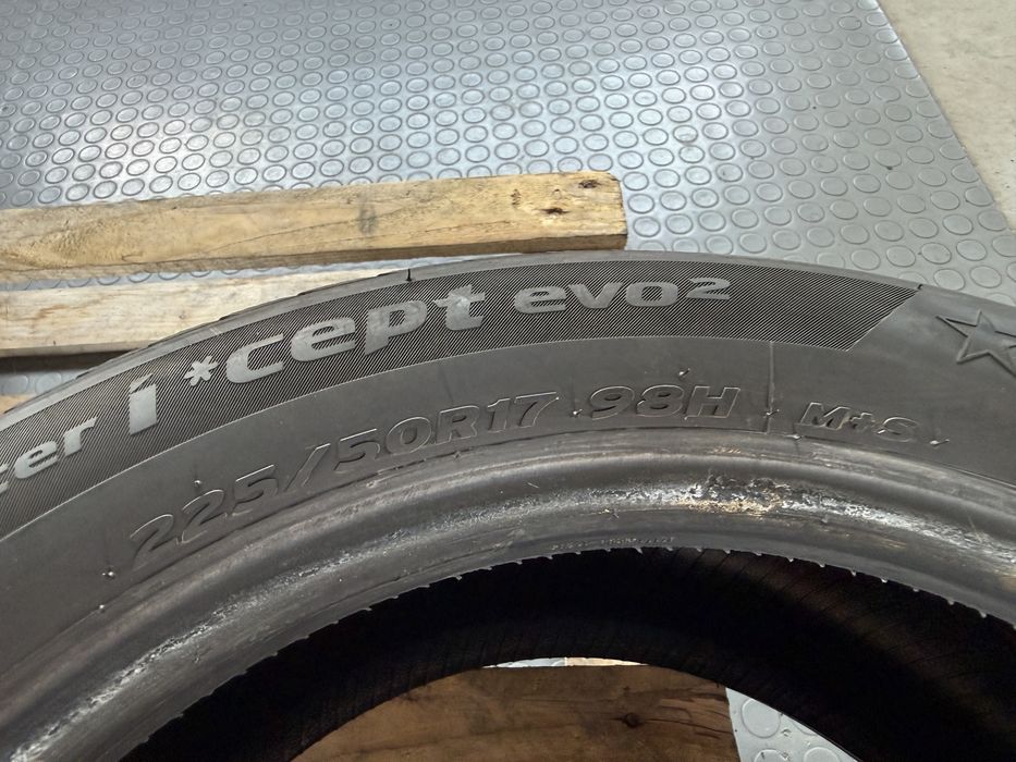 2бр. Отлични Зимни Гуми С Борд 225/50R/17 -HANKOOK- DOT:2224- 5.0мм.