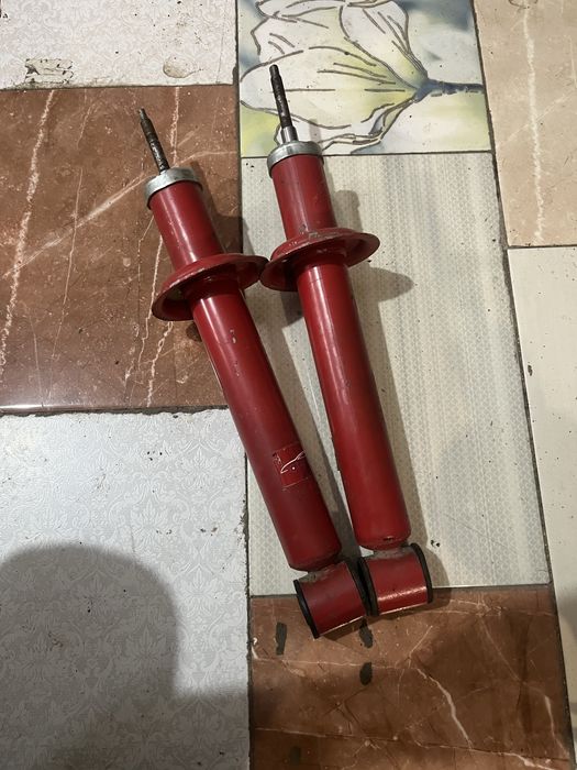 Продам задние стойки