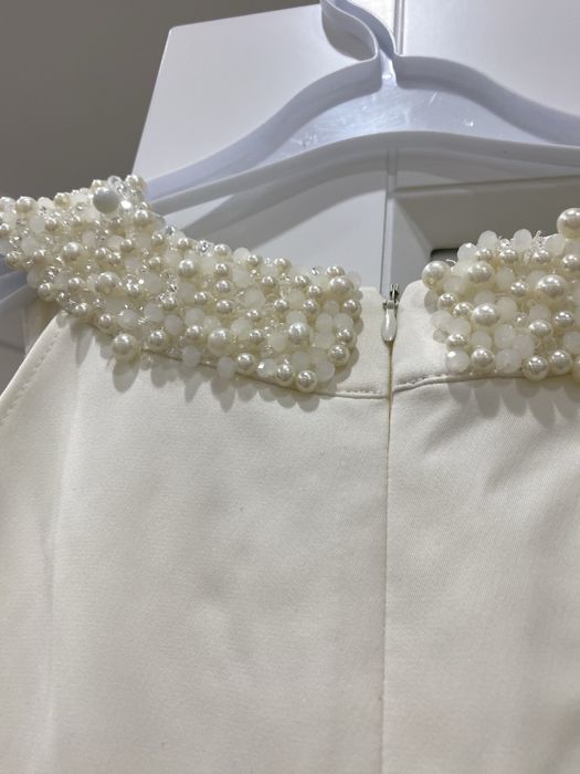 Платье нарядное цвет айвори