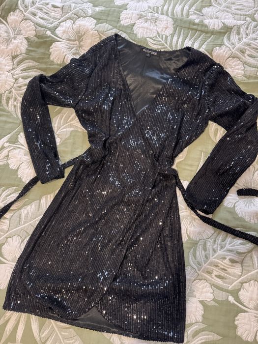 Продам срочно платье в пайетках