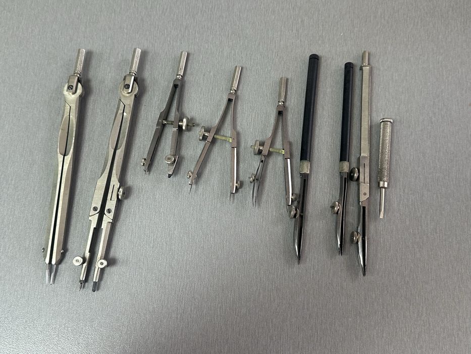 Комплект чертожни инструменти