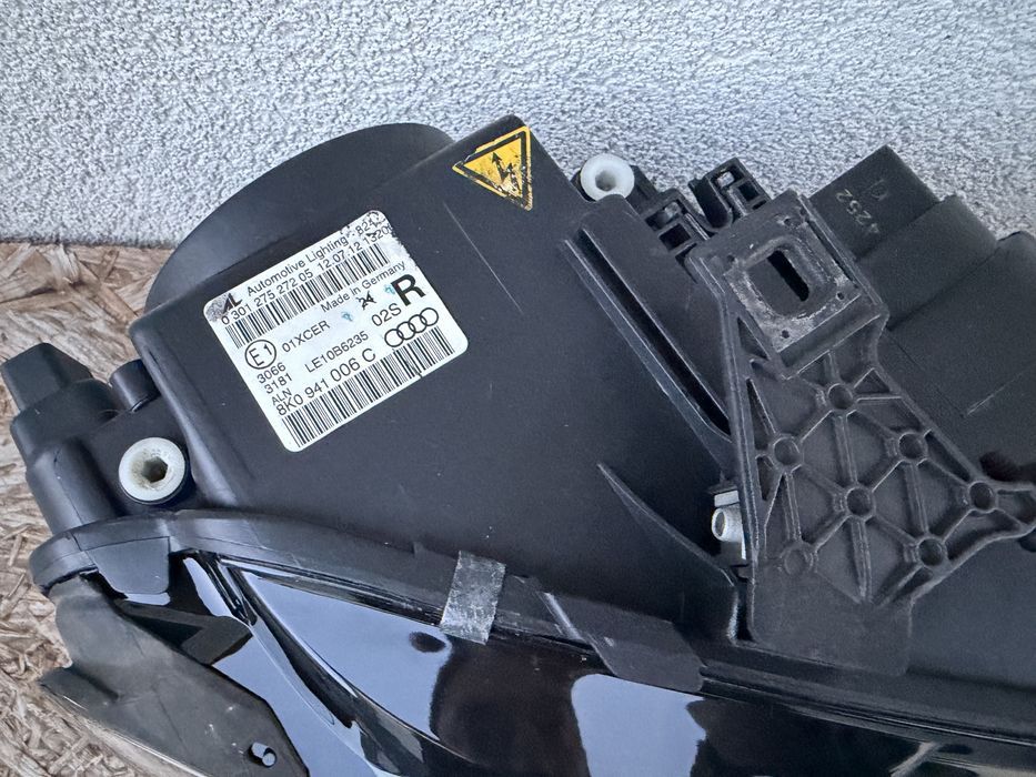 Far dreapta Audi A4 b8 b8.5 8k facelift 2012-2015 Xenon + Led Original