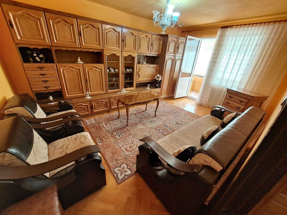 Inchiriez apartament 2 camere, Tg. Mures, Unirii