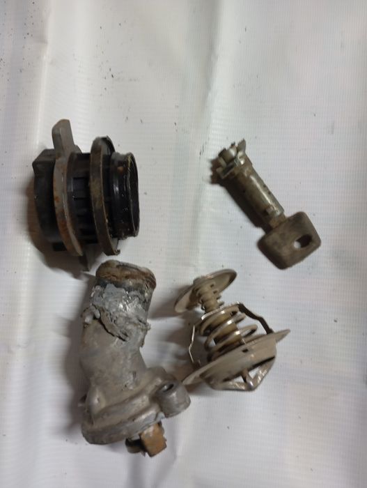 Продаётся авто запчасти