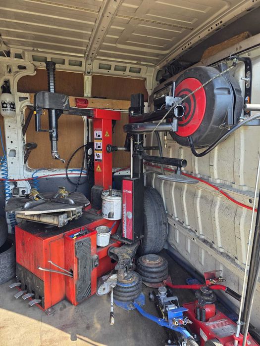 Afacere la Cheie: vulcanizare: dejantat, echilibrat, compresor aer