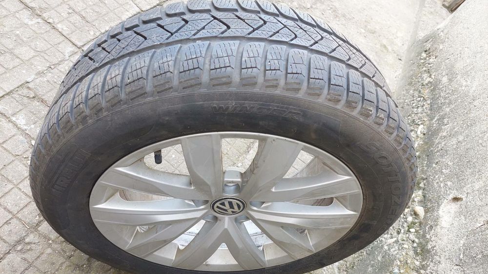 Зимни гуми PIRELLI SOTTOZERRO 3 215/55/17 DOT 0420