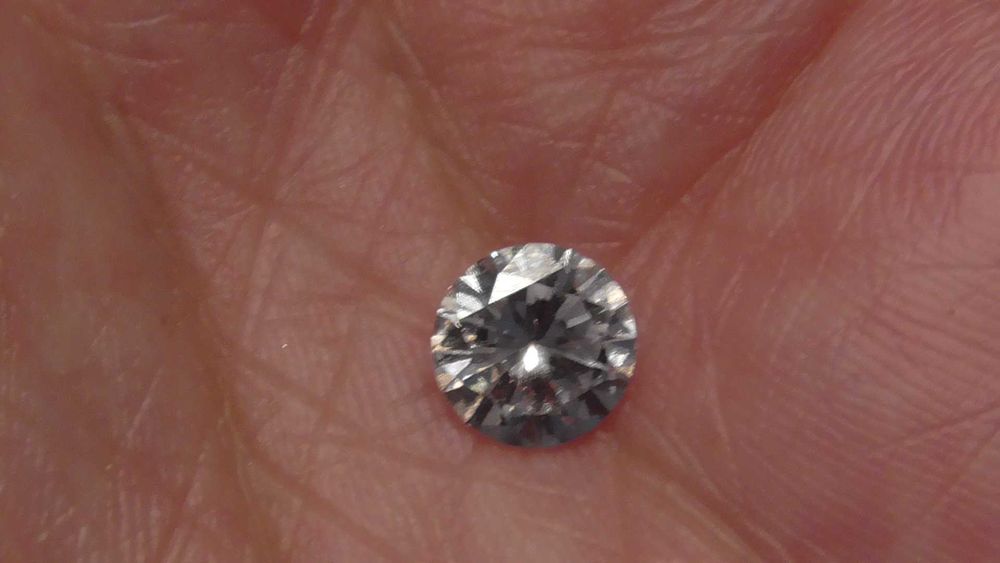 Продам Бeлый Бриллиаnт