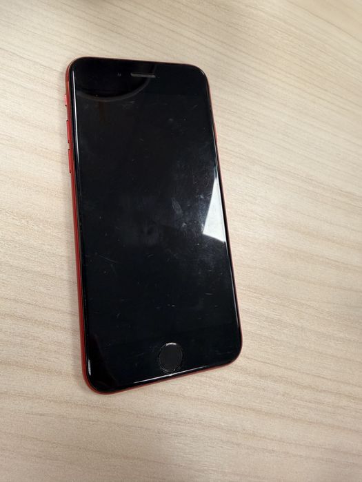 iPhone SE 64 GB - 75% живот на батерия