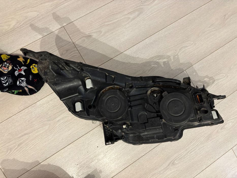 Faruri originale Peugeot 508 hibrid 2012