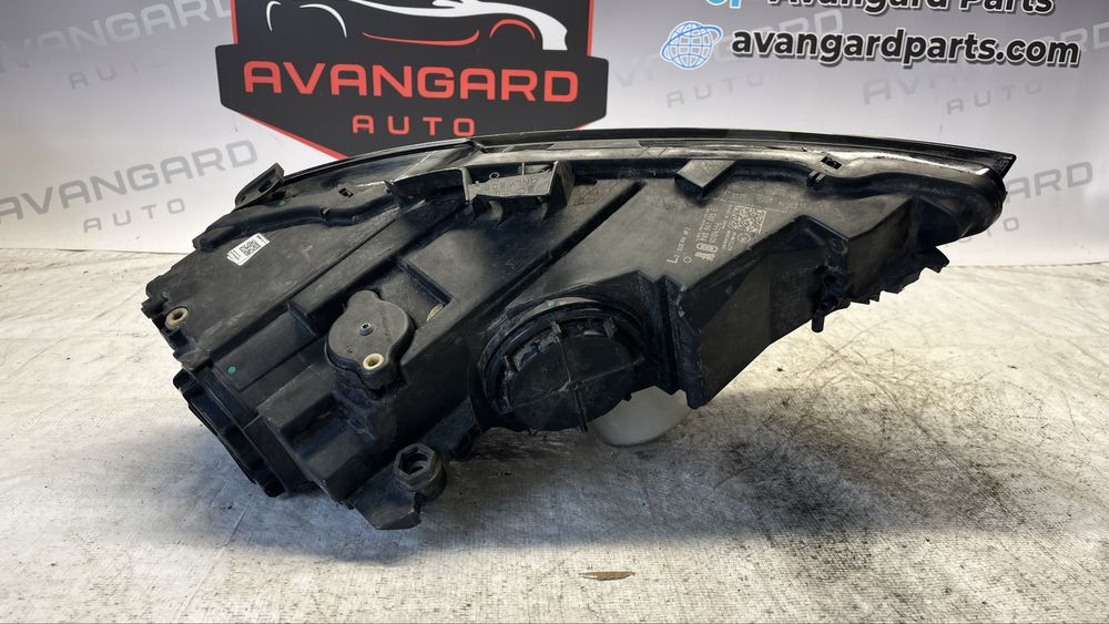 Ляв и десен фар Audi A3 8V