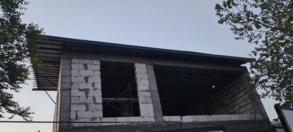 Tom yopish Navev, Useliniya xizma