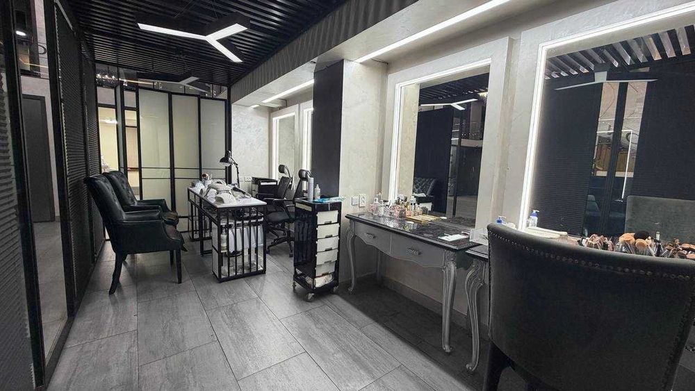 Аренда помещения 1600 кв.м Ц 1 Бизнес центр 20 у.е