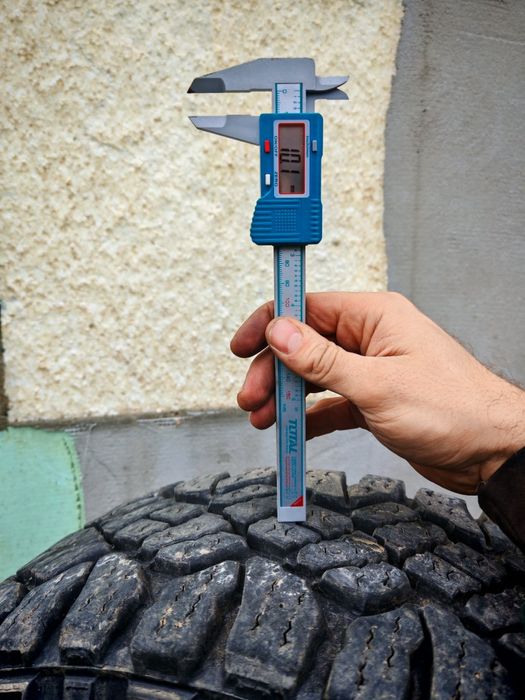 Джанти с гуми 235/75/15