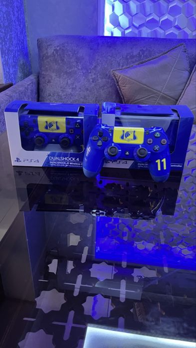 Ps4 va 3 djostik sotuvda