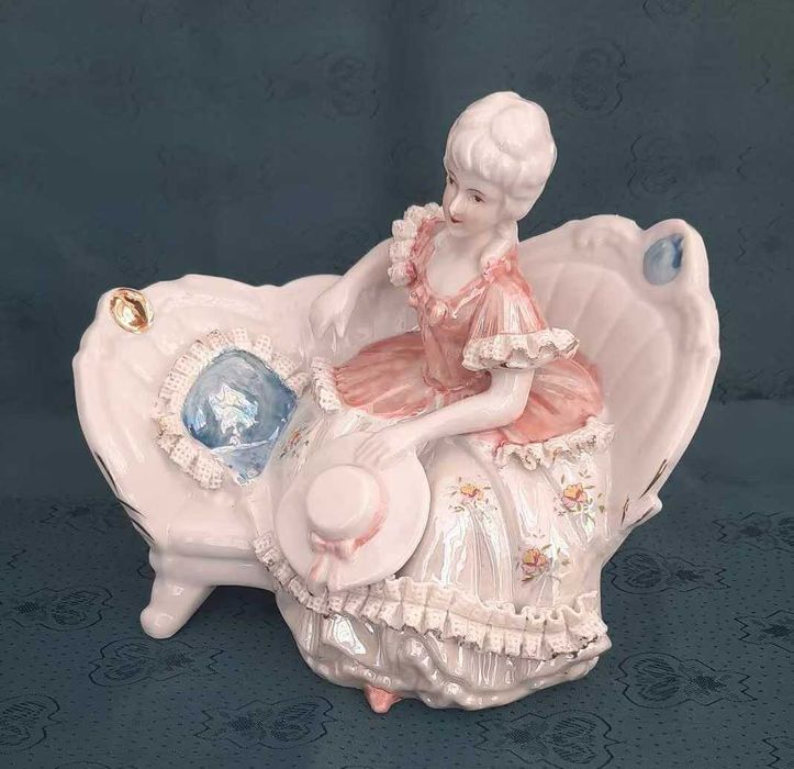 Големи колекционерски порцеланови фигурки