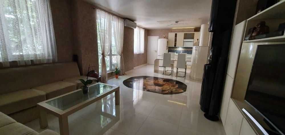 Продава се Тристаен апартамент в София, Изгрев - 110 кв.м за 2346 €/кв.м - Снимка #1