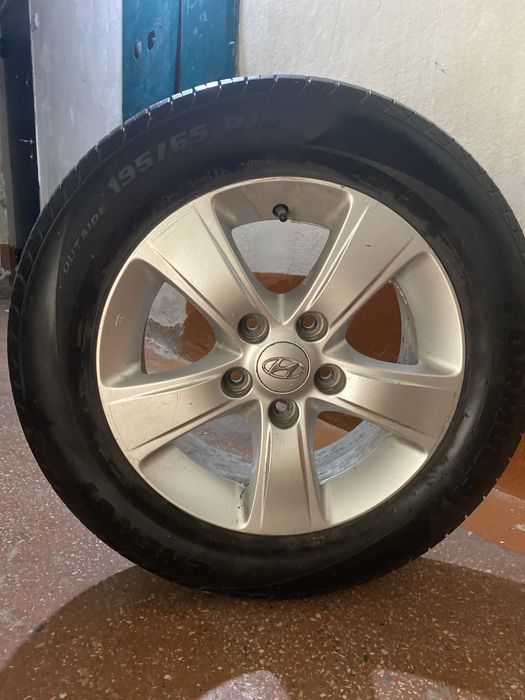 Шины с дисками R15 продаю