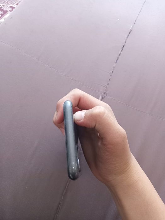 продам  айфон 11