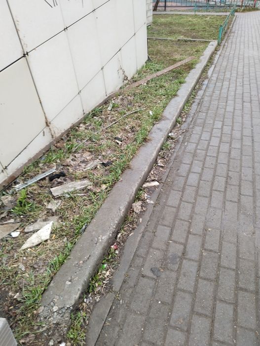 Плитка 60*60, пескоблок , решетка дверная