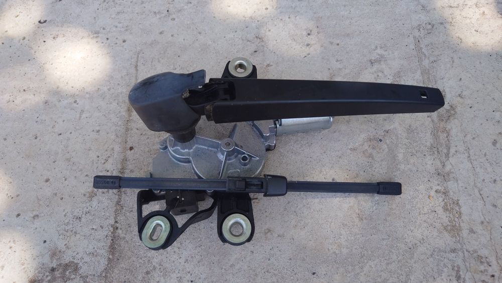 Резервна гума; емблема и чистачка VW POLO 6R, Golf, Passat В8;