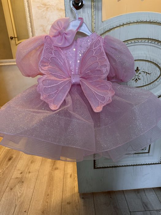 Продам платье для девочки на 1 годик