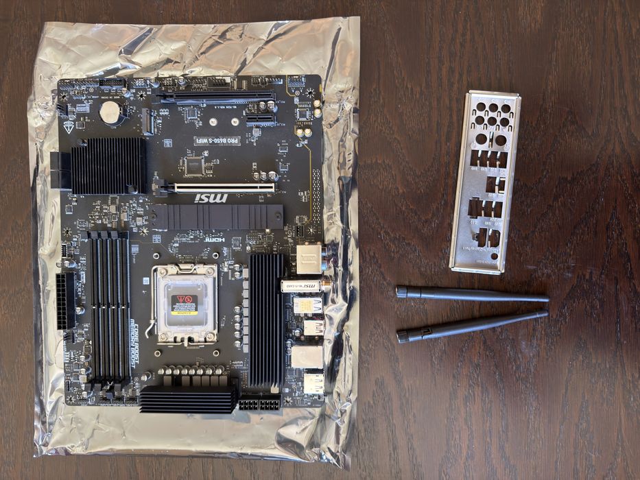 MSI PRO B650-S WIFI – AM5, DDR5, Wi-Fi, AMD B650, гаранция до 12.12.2027 г.