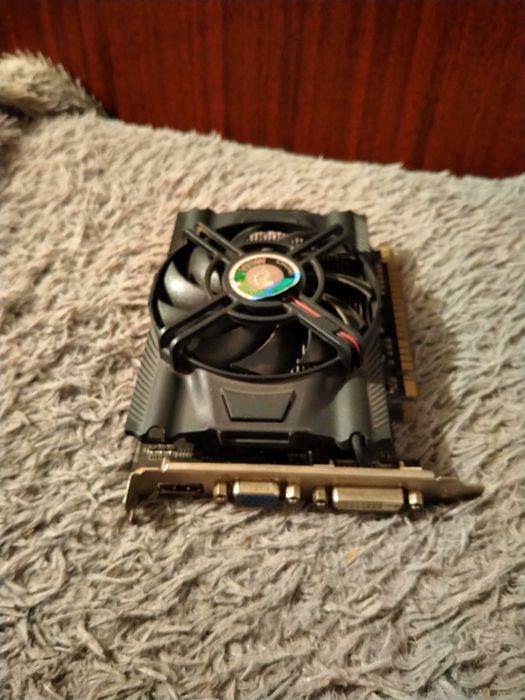 • Продам Видеокарту NVIDIA GeForce GT 730 2GB DDR3.