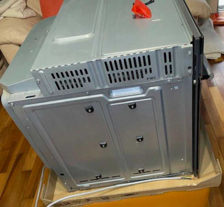 Фурна за вграждане SIEMENS