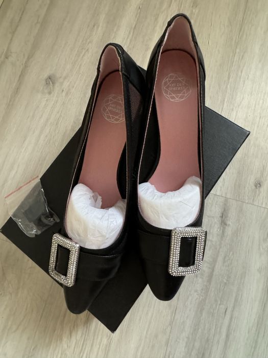 Кожаные новые туфли