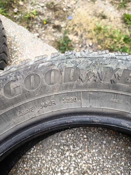 Зимни гуми 195/65/15 GOOD YEAR