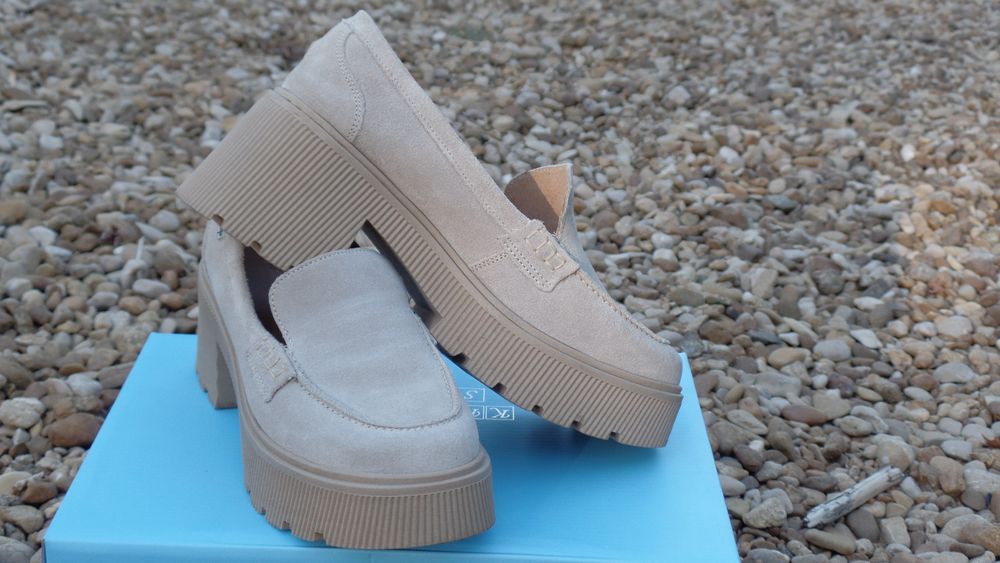 Дамски лоуфъри в бежов цвят, естествен велур