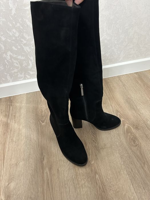 Продам замшевые сапоги 37 размер