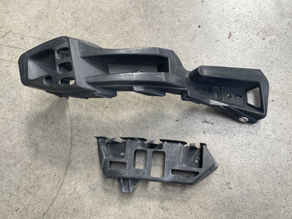 suport bara spate stanga Porsche Cayenne 958 cod 7P5807393