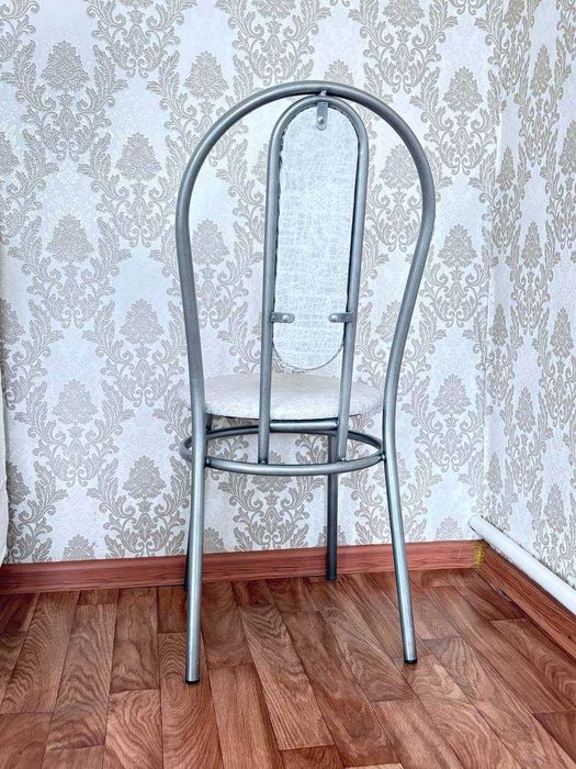 Продам стулья почти новые