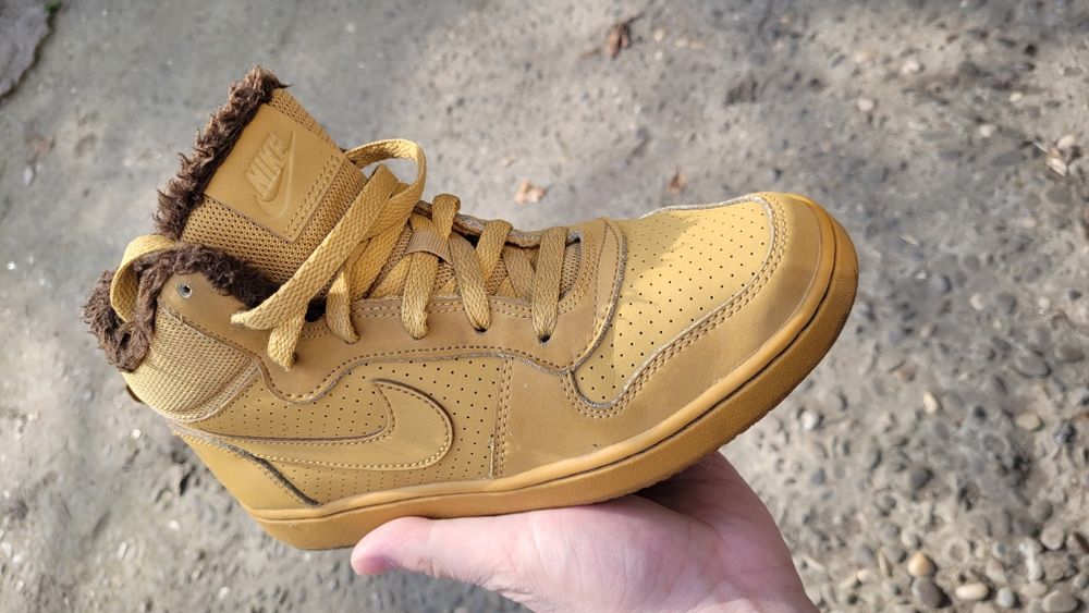 Adidasi copii/femei nike borough mid winter