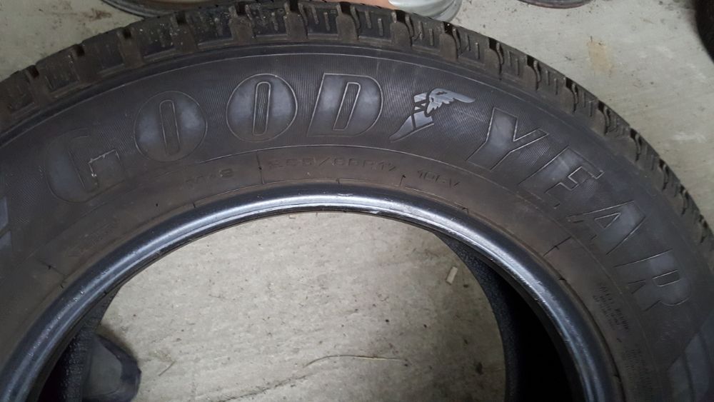 255 60 17 4 броя гуд йър