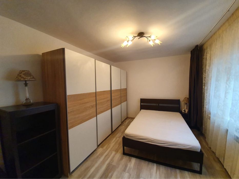 Inchiriez casa Lacul Tei