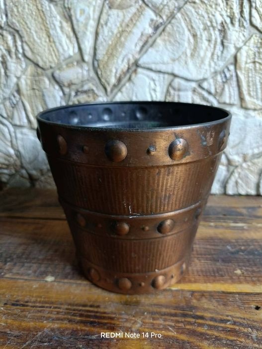 Стара кашпа саксия