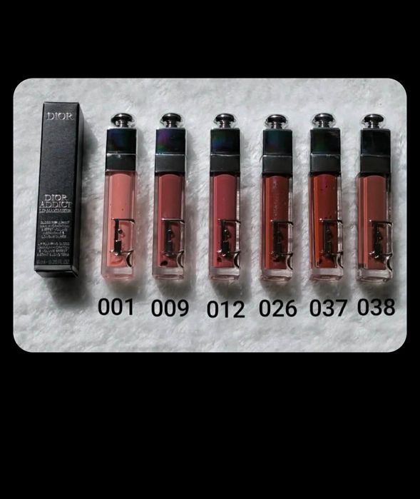 Нови ружове за устни, които придават нежен розов