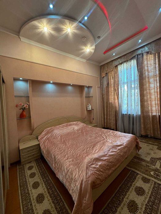 130квдан иборат 2хонали квартира сотилади