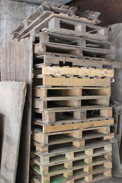 Деревянные паллеты большие