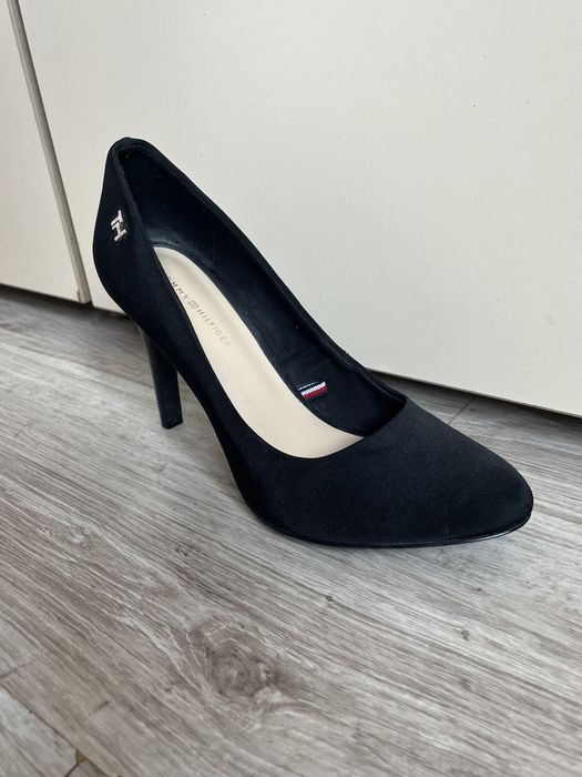 Tommy Hilfiger високи токове