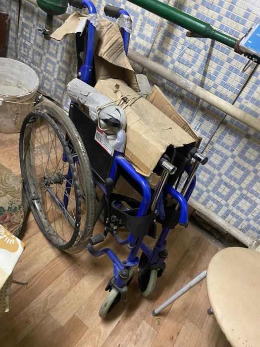 Кресло-коляска для инвалидов