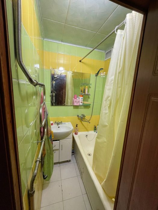 Продаётся 3х квартира ул Шакарима