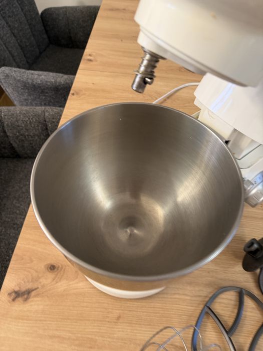 Mixer planetar Heinner cu bol inox