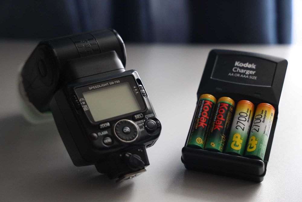 Вспышка Nikon Speedlight SB-700