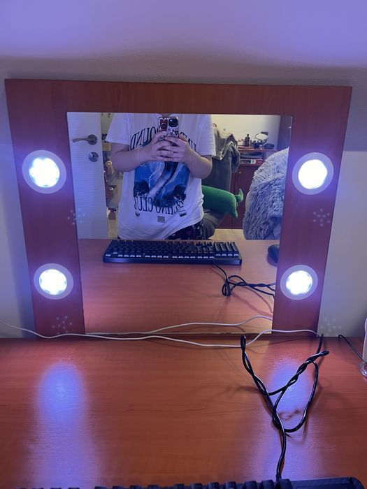 Birou/masuta cu oglinda si led pentru machiaj PAL melaminat
